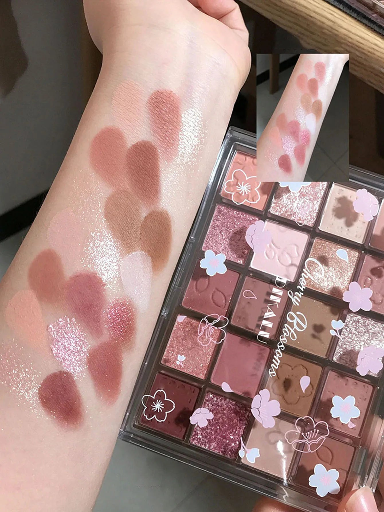 DIKALU Evening Cherry Dance 20 Color Eyeshadow Palette