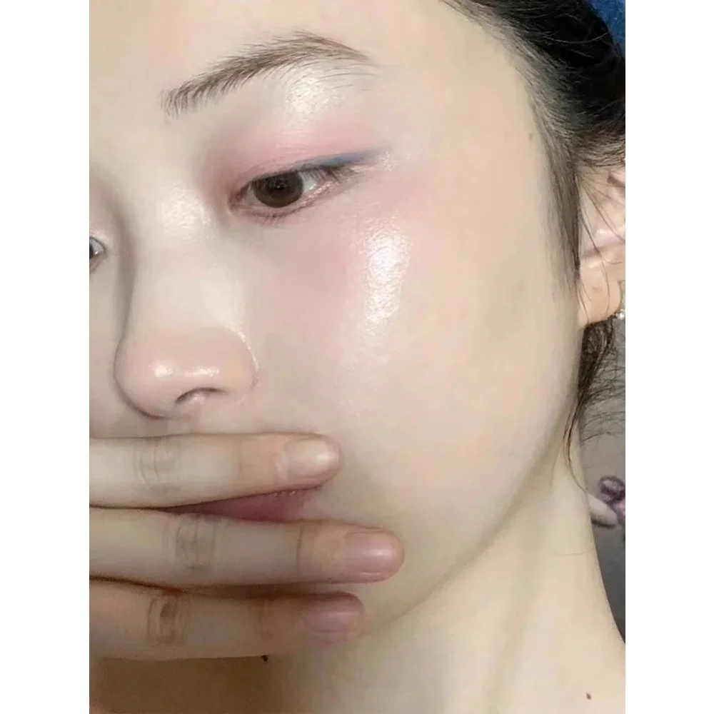 JUJU Dream Cream Highlighter Stick – Buildable Shimmer Glow